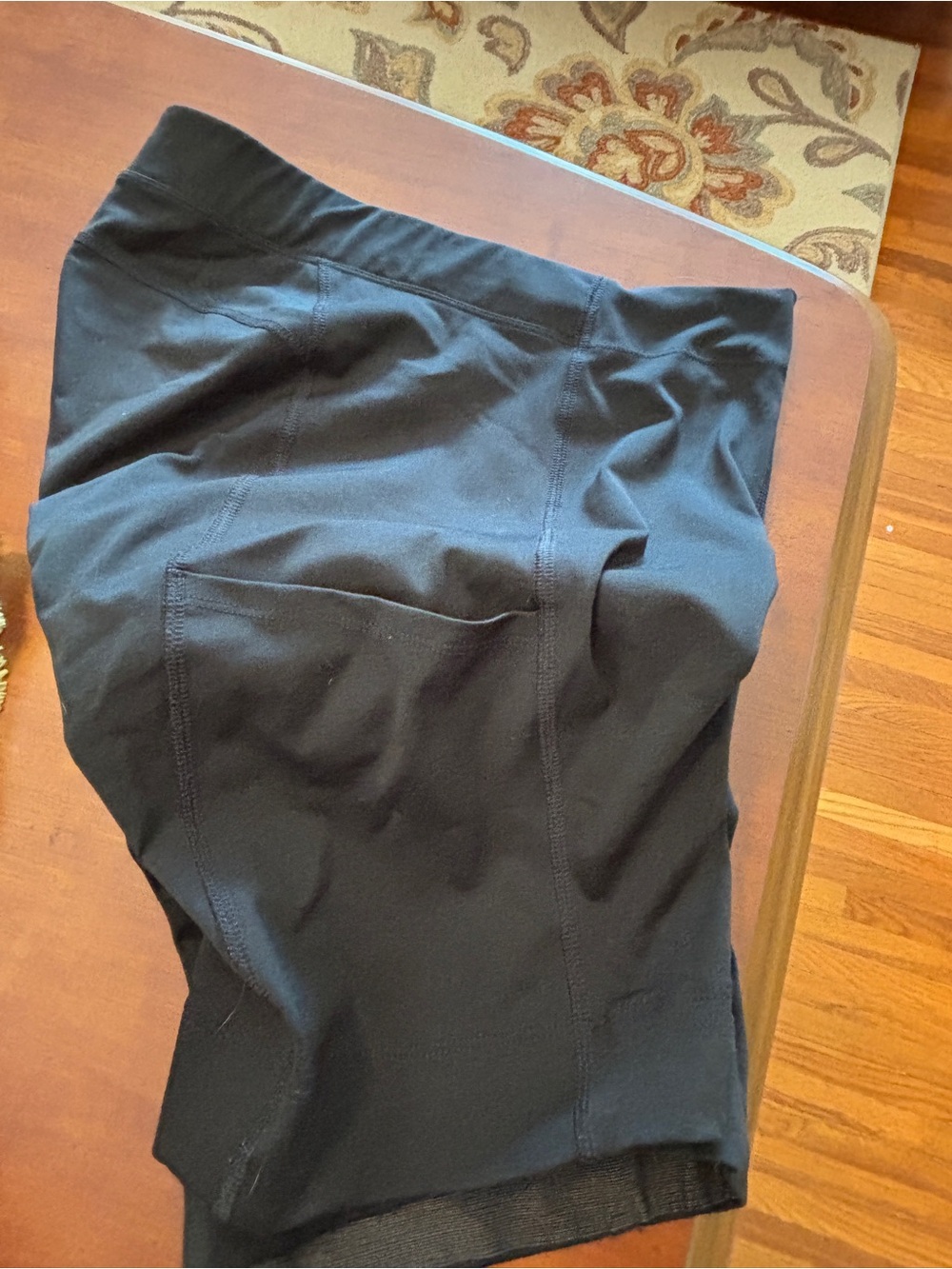 Women’s REI Elite bike shorts in L